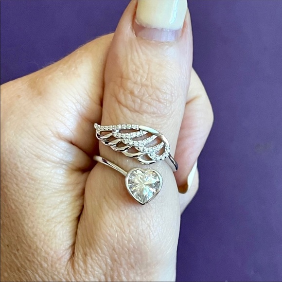 💥SALE💥Angel’s Wing & Heart 1.5ct Heart Moissanite Ring - Picture 2 of 7